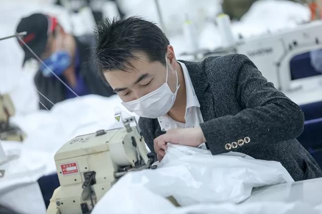 防護服緊缺?這家僅用了5天時間轉產防護服,日產量已達9000件