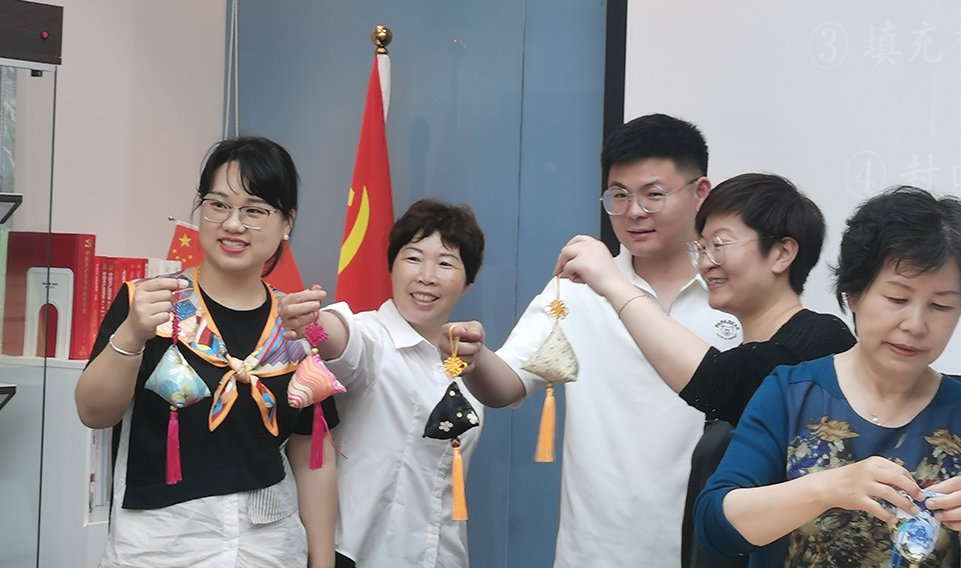 香韻端午,情滿誠(chéng)格——上海誠(chéng)格集團(tuán)工會(huì)組織開(kāi)展端午香囊制作活動(dòng)